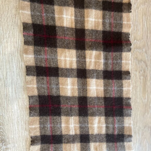 Cashmere/ Wool Plaid Scarf(Eddie Bauer) - Picture 6 of 6